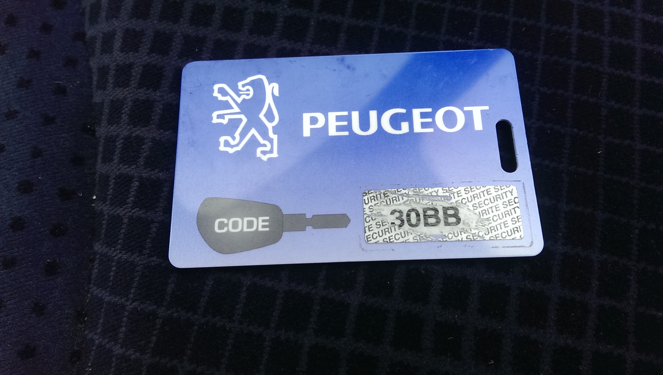 Пин коды иммобилайзеров. Карточка с пин кодом Пежо 308. Карточка с кодом Пежо 307. Карточка пин код Пежо 407. Карта с пин кодом Peugeot.